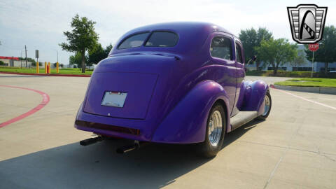 1937 Ford Deluxe
