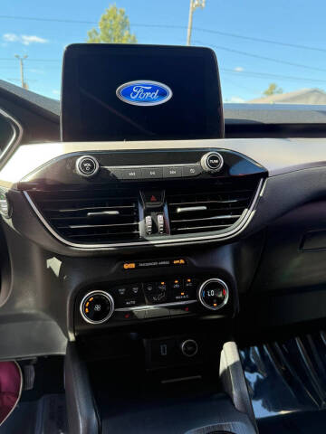 2020 Ford Escape SE