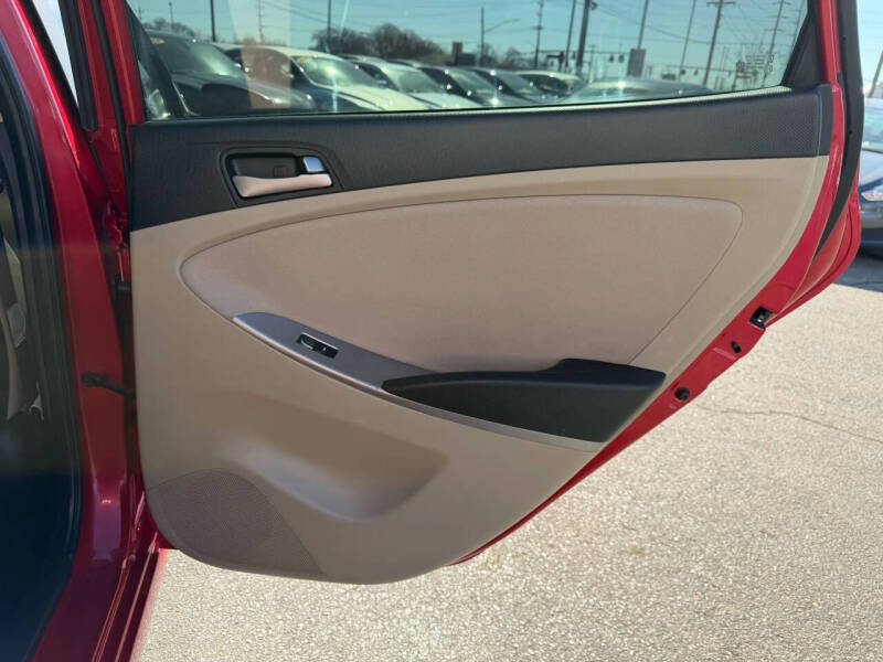 2016 Hyundai Accent SE