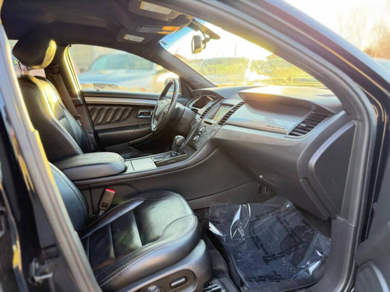2016 Ford Taurus SEL