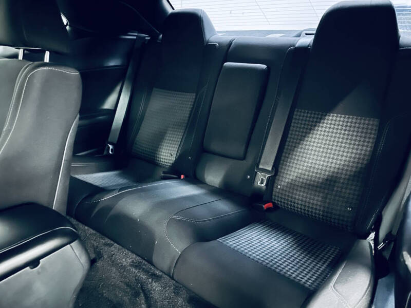 2015 Dodge Challenger SXT