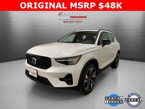 2025 Volvo XC40 B5 Plus Dark Theme