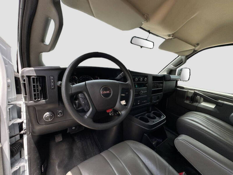 2025 GMC Savana 2500