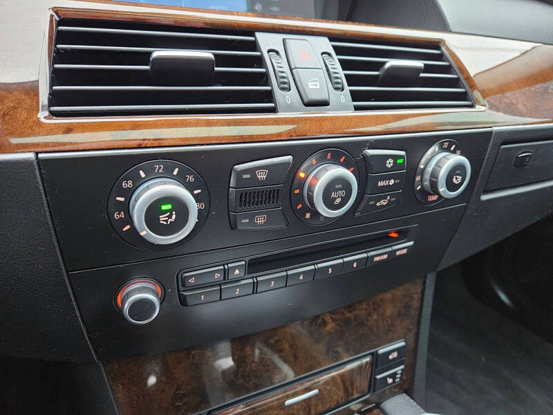 2010 BMW 5 Series 528i xDrive