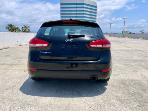 2016 Kia Forte5 LX