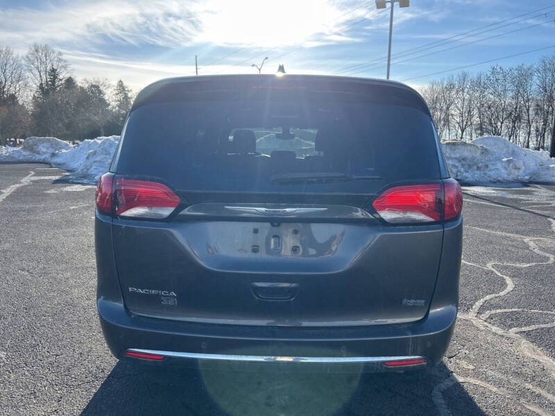 2020 Chrysler Pacifica Touring L