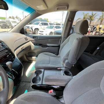 2004 Toyota Sienna