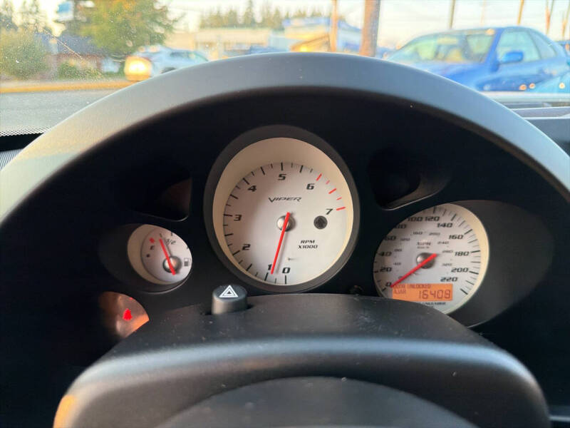 2004 Dodge Viper SRT-10