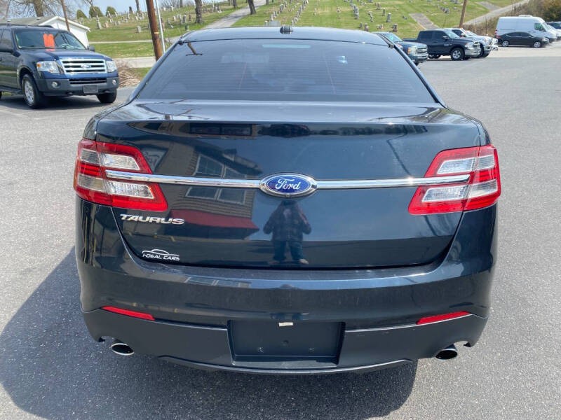 2015 Ford Taurus SE
