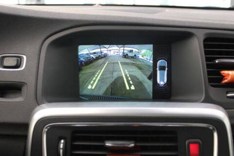 2017 Volvo V60 Cross Country T5 Platinum