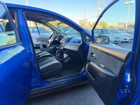 2012 Nissan Versa 1.8 S