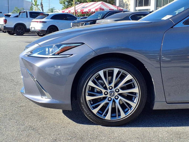2019 Lexus ES 300h