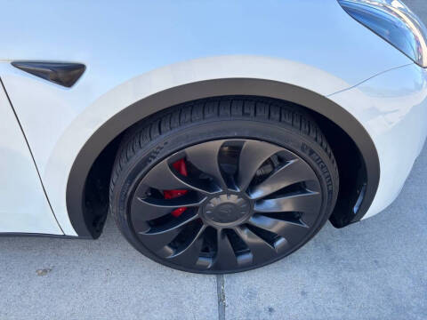 2023 Tesla Model Y Performance