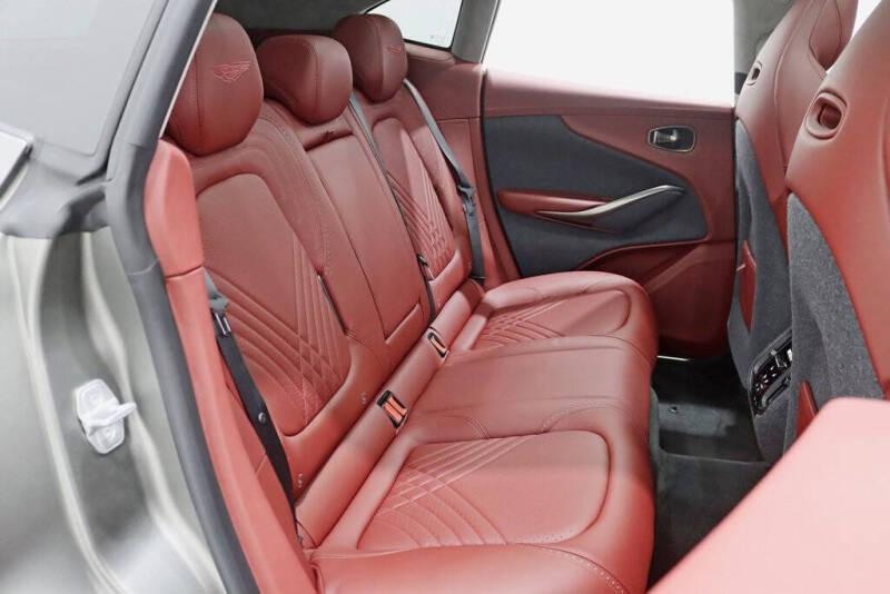 2021 Aston Martin DBX