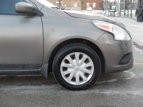 2016 Nissan Versa 1.6 SV