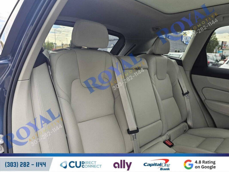 2023 Volvo XC60 B5 Plus Bright Theme