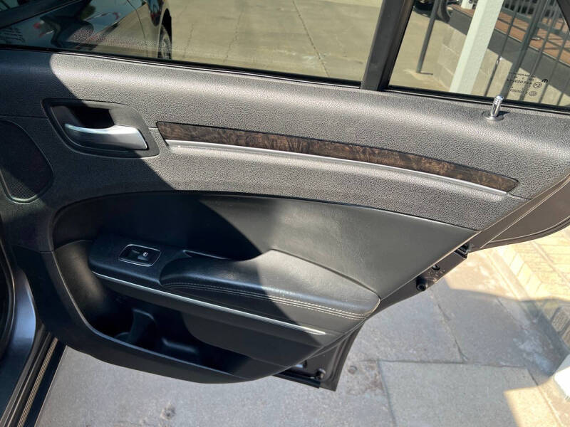 2014 Chrysler 300 C