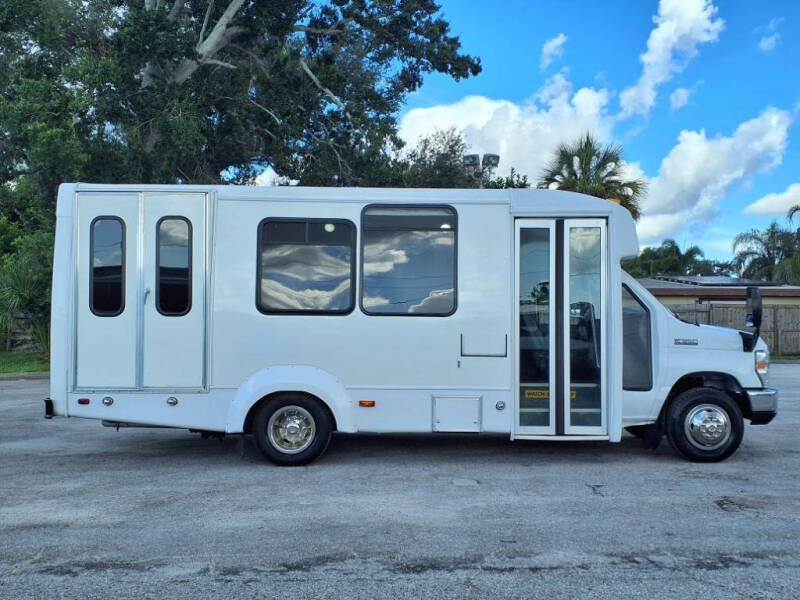 2021 Ford E-Series E-450 SD
