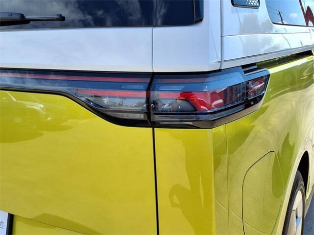 2025 Volkswagen ID. Buzz Pro S Plus 4Motion