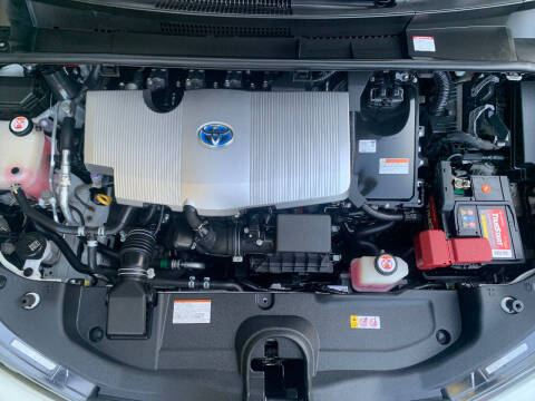 2020 Toyota Prius LE