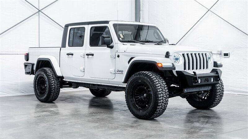 2020 Jeep Gladiator Overland's photo