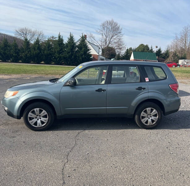 2010 Subaru Forester X photo 2