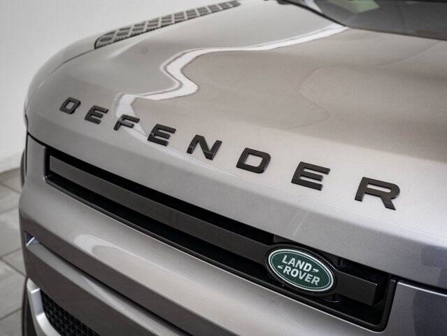 2020 Land Rover Defender 110 SE