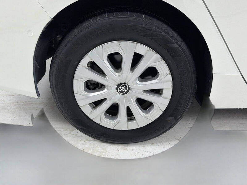 2020 Toyota Prius LE