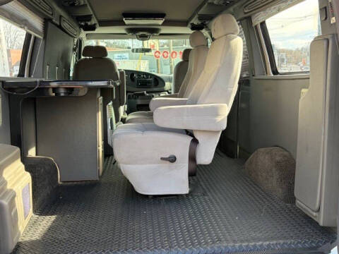 2006 Ford E-Series E-250 SD