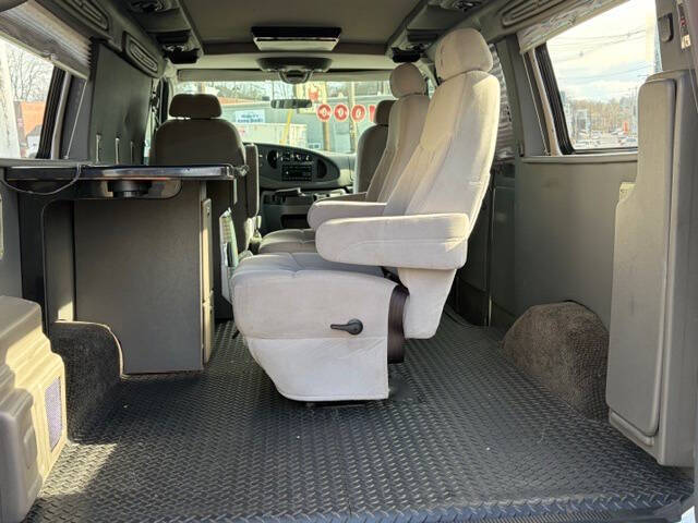 2006 Ford E-Series E-250 SD