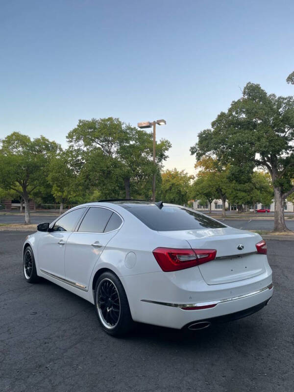 2015 Kia Cadenza Premium photo 4