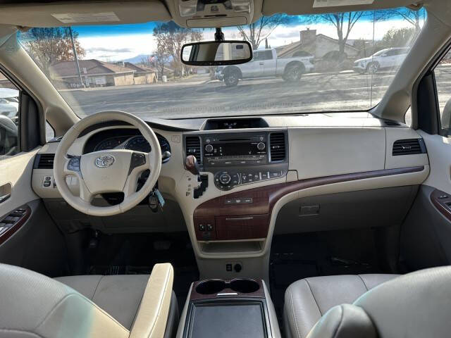2012 Toyota Sienna