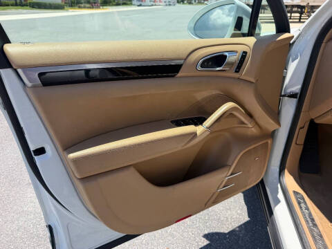 2017 Porsche Cayenne Platinum Edition