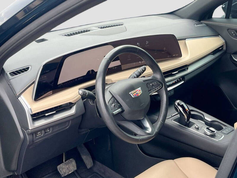 2024 Cadillac XT4 Luxury