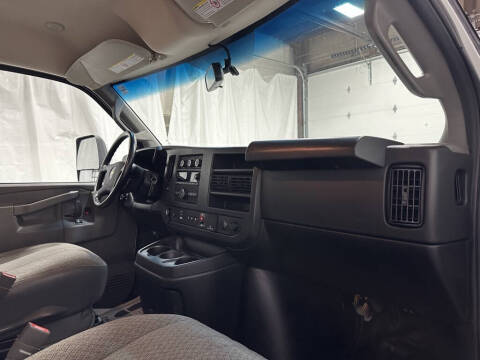 2022 Chevrolet Express 3500