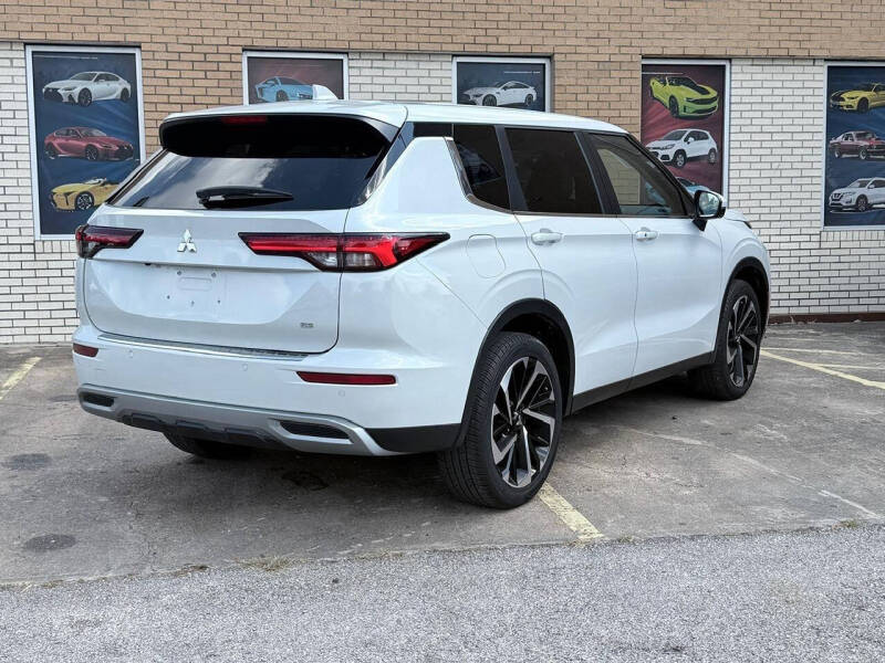 2024 Mitsubishi Outlander SE