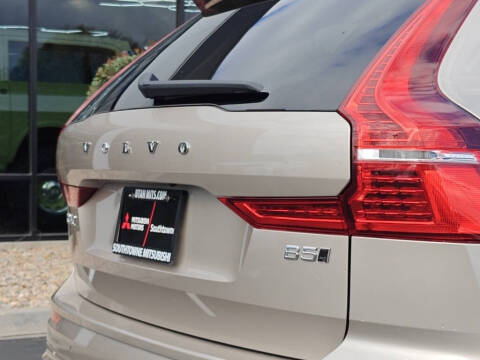 2025 Volvo XC60 B5 Plus Dark Theme