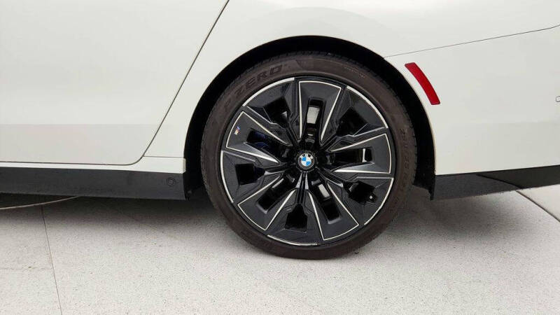 2023 BMW 7 Series 740i