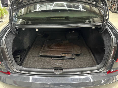 2017 Volkswagen Passat 1.8T R-Line