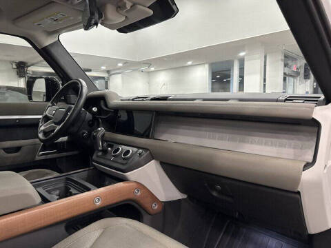 2021 Land Rover Defender 110 SE