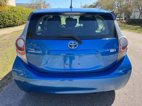 2013 Toyota Prius c Two