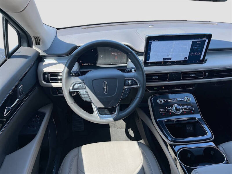 2022 Lincoln Nautilus Standard