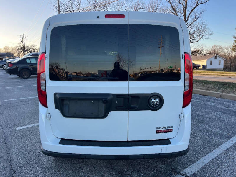 2019 RAM Promaster City SLT photo 4