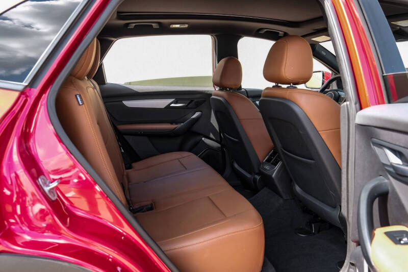 2024 VinFast VF8 Plus