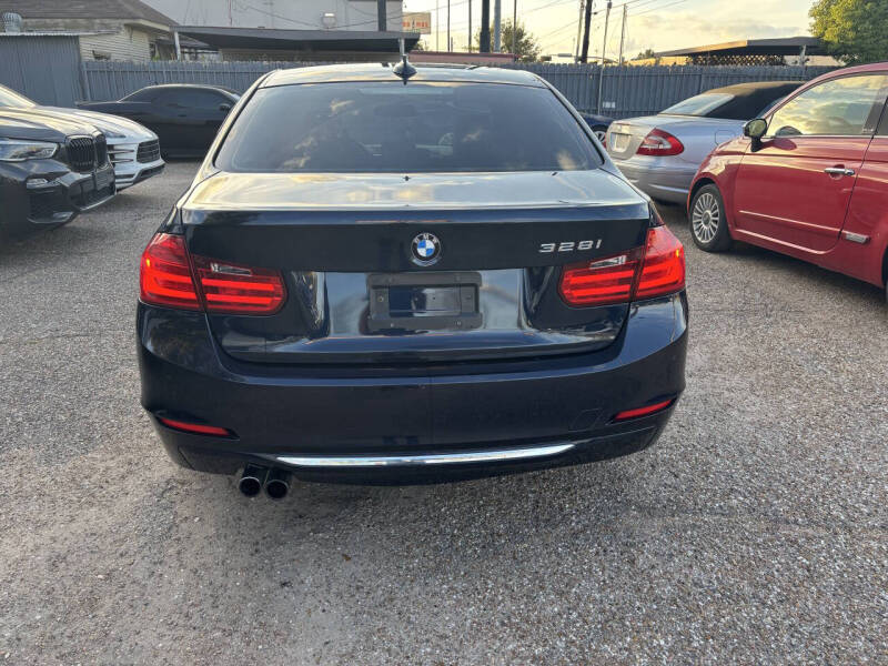 2012 BMW 3 Series 328i