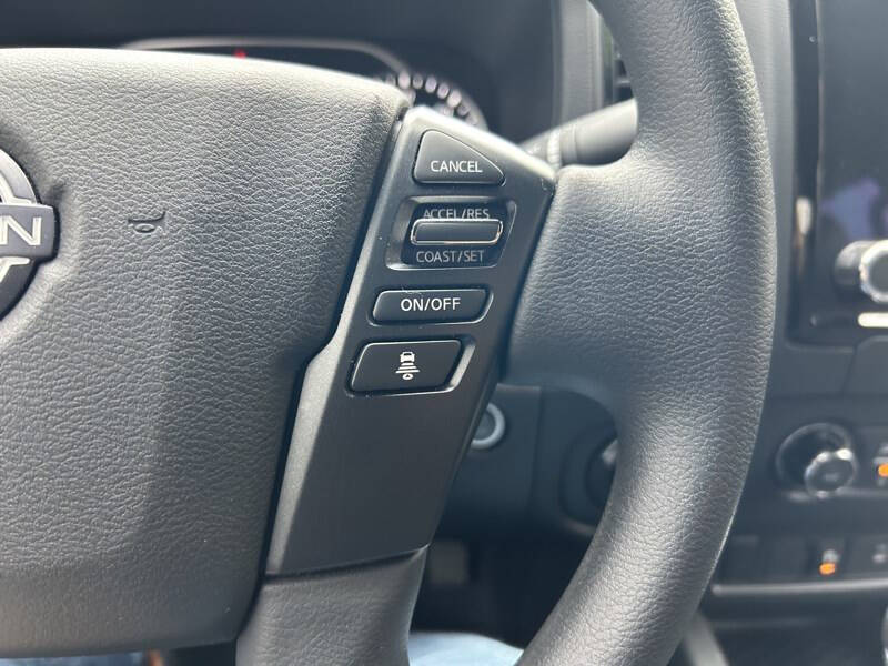 2023 Nissan Frontier SV