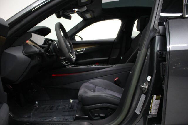 2023 Audi e-tron GT quattro Premium Plus