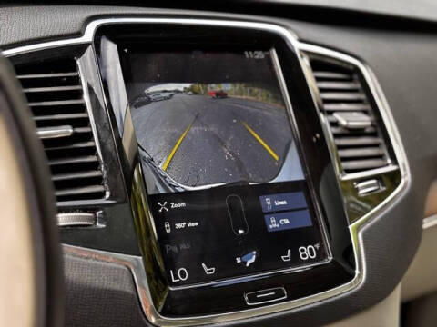 2021 Volvo XC90 T6 Momentum 7-Passenger