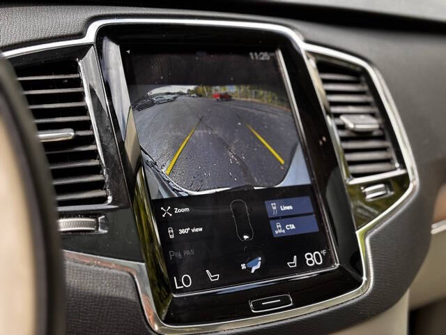 2021 Volvo XC90 T6 Momentum 7-Passenger