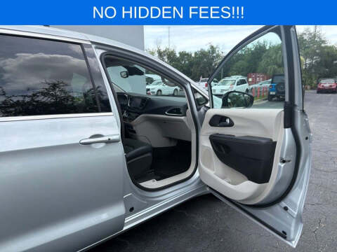 2024 Chrysler Pacifica Touring L